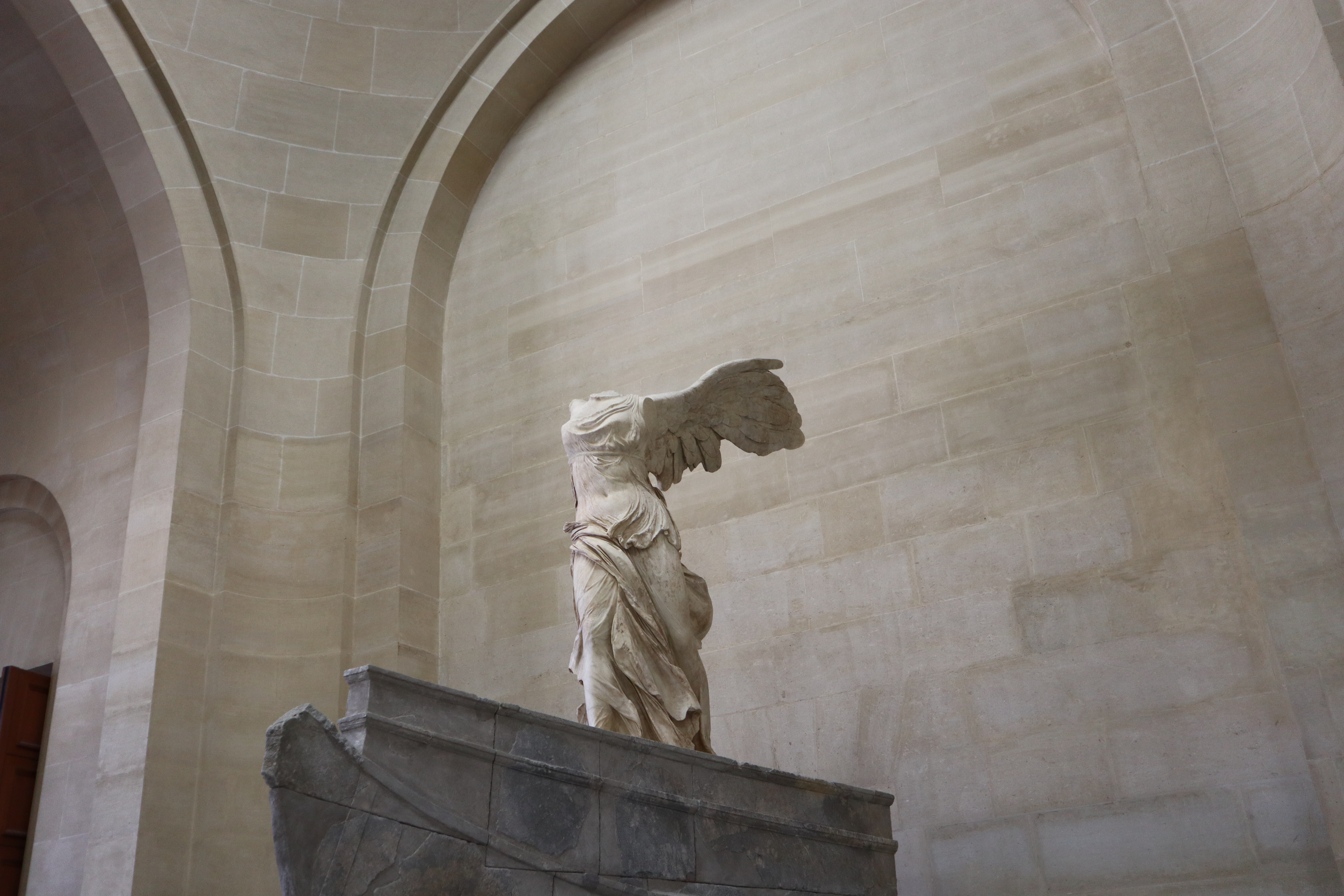 Image de la Victoire de Samothrace au Louvre